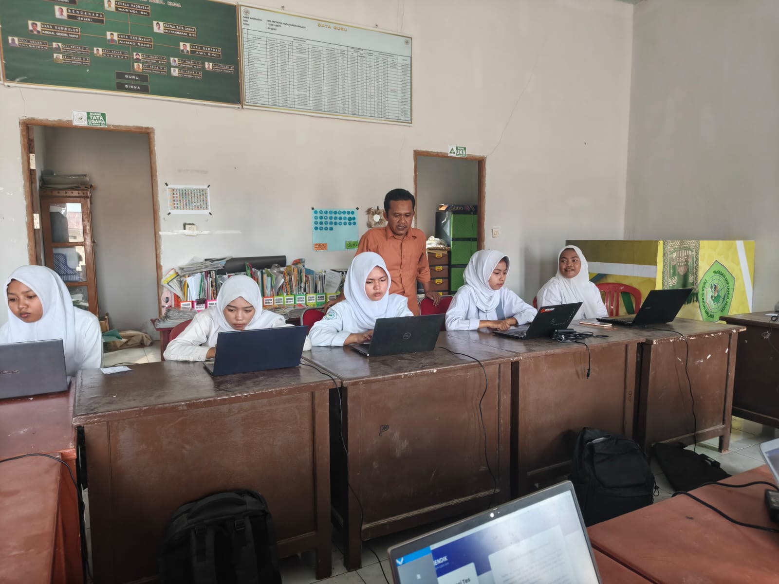 TKA Hari Pertam di MA Miftahul Huda